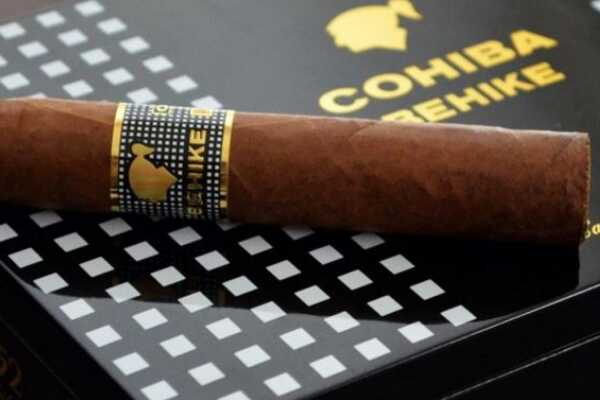 世界上最贵的十种雪茄排行榜:第一裹满金箔 售价782万