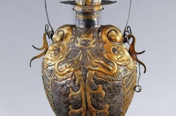 唐代银鎏金龙凤壶「唐代银鎏金瑞兽双龙壶」