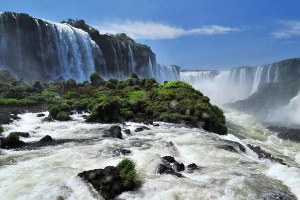 世界上最大的钙华瀑布:扎嘎瀑布，高104米(声闻十里)