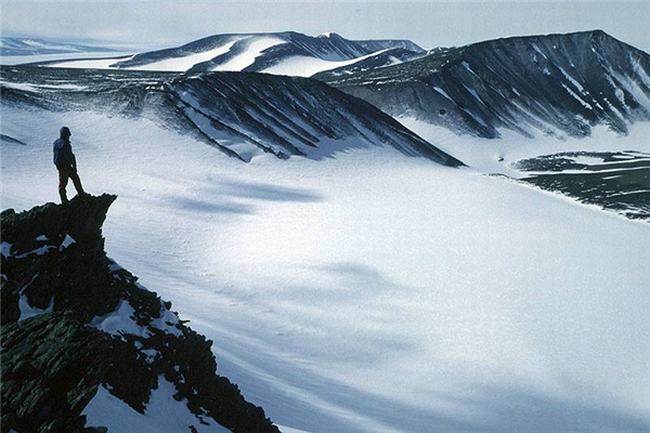 世界上最大的冰雹 长度达3米宽度达2米
