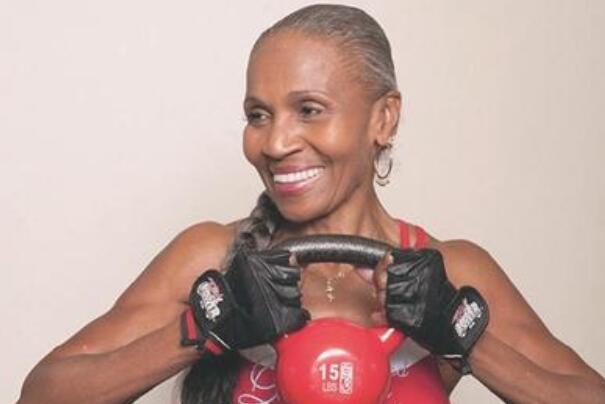 世界上最美的女人: 欧内斯廷·谢泼德，74岁坚持健美