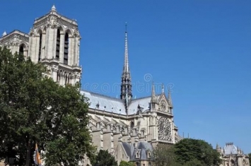 巴黎圣母院 历史(法国巴黎圣母院的历史)