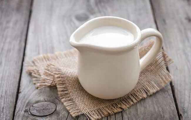 成人能喝婴儿奶粉吗？成年人如何选择合适的奶粉
