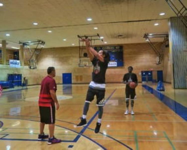 打篮球可以长高,矮个子打篮球能长高吗