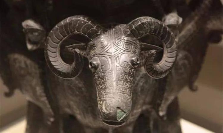 四羊方尊是最大的青铜器,六方尊