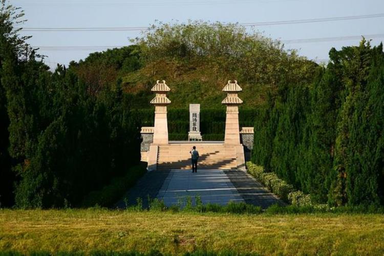 扬州汉墓是谁的墓,扬州古墓发掘现场