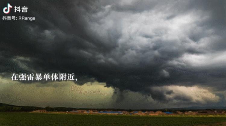 跨越中国11个省00后追风师驱车2万多公里拍下超级雷暴