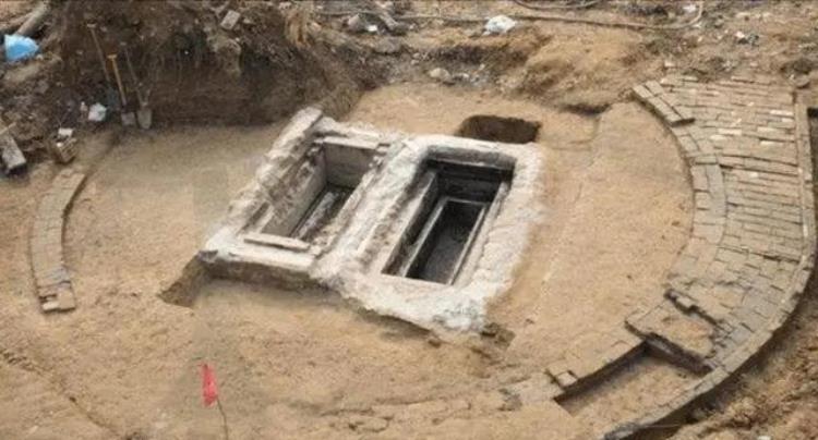 陕西挖出秦王地宫墓中惊现最早的防盗门丹书铁券出土问世