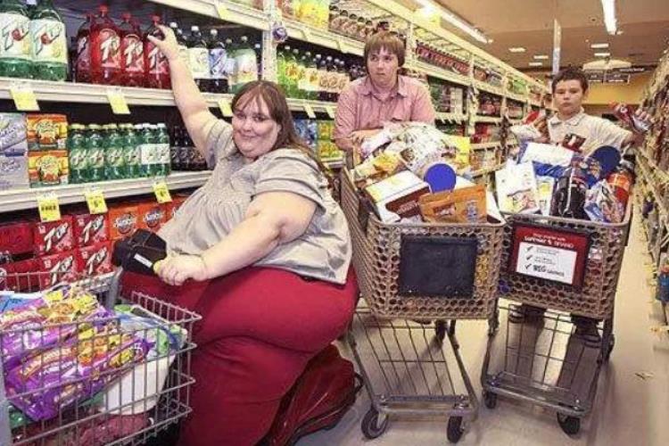 世界上最胖的人卡罗尔,世界上最重的人体重有多少斤