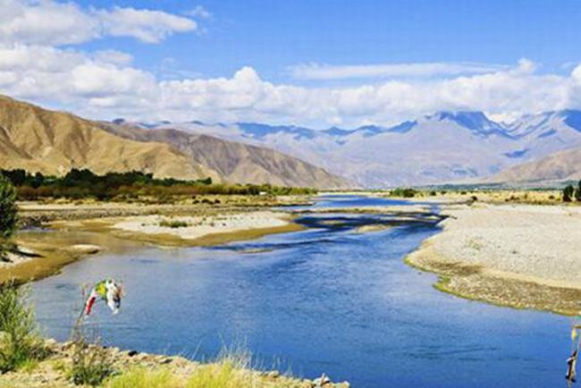 雅鲁藏布江的源头在哪里 它是我国最长的高原河流