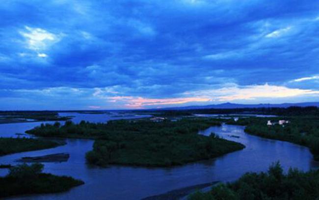 伊犁河的源头在哪里 它是新疆水量最大的内流河