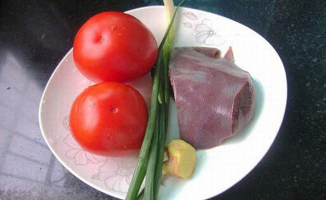 猪肝和西红柿可以一起吃吗 可以（一起吃营养价值高）