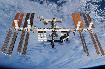 国际空间站属于人造天体吗?原来就连太空碎片和垃圾也是