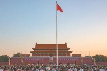 中国旗杆的高度是怎么选择的 要达到醒目和美观的效果