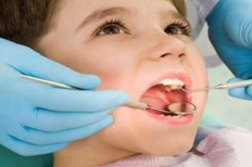 矫正牙齿会导致牙齿松动过早脱落吗 不会导致牙齿松动脱落