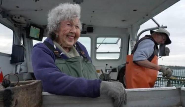 美国88岁创业老太太,美国101岁老人采访