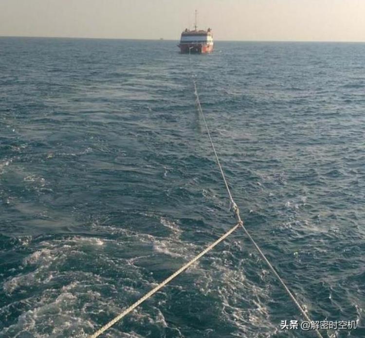 游艇八名游客,渔民在东海捡到一艘无人豪华游轮