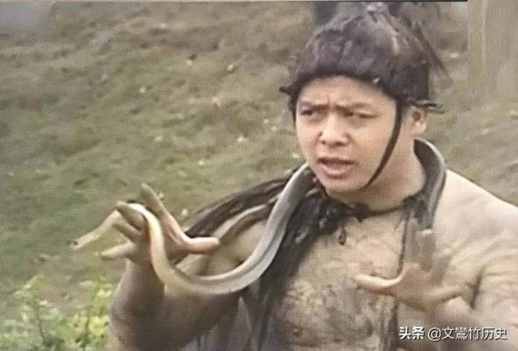 1977年湖南5岁男童跌入天坑靠吃蛇类生存8年后成野人竟是造假