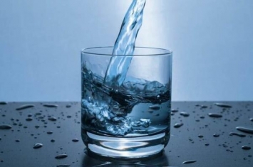 超重水多少钱一克?世界上最贵的水(每克价值三千万)