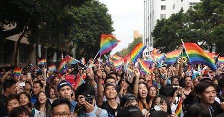 台湾通过同性婚姻法(台湾的同性婚姻法通过了吗)