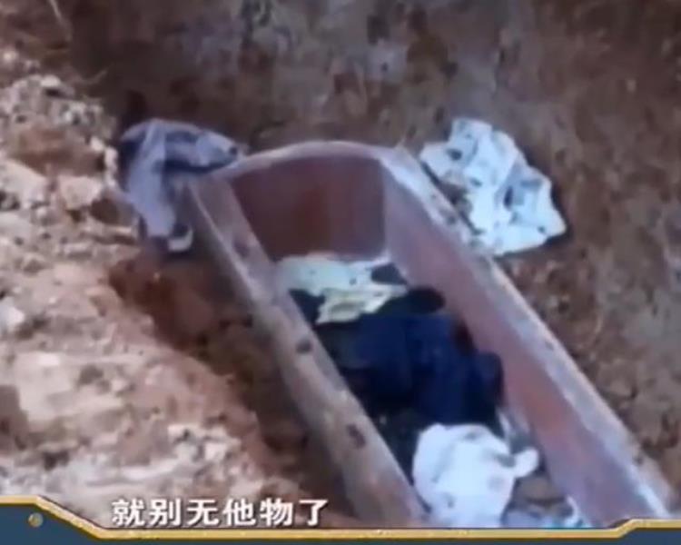 2011年湖南男子连续7天梦见亡母开棺后母亲遗体竟不翼而飞