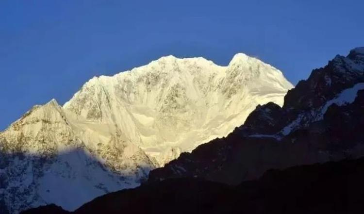 世界第一高峰是珠穆朗玛峰,世界第二高峰是?,珠穆朗玛峰第二高峰
