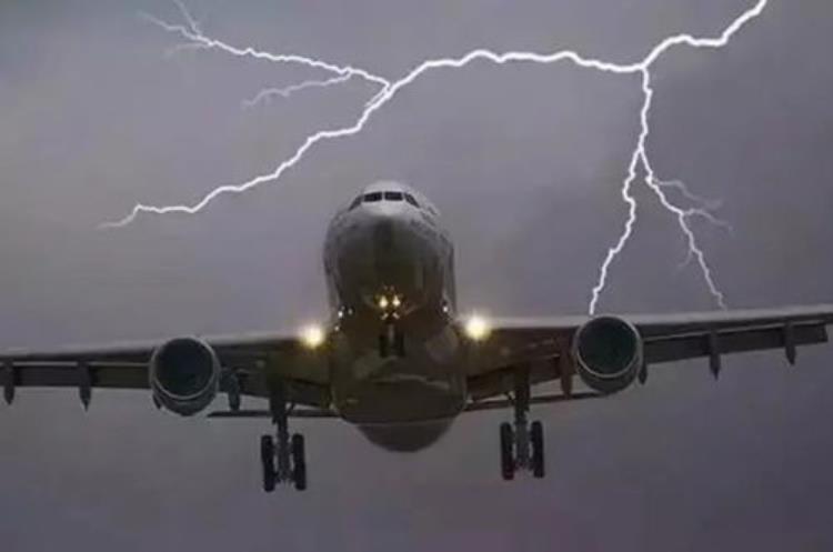 关于飞机的灵异事件,飞机恐怖诡异故事