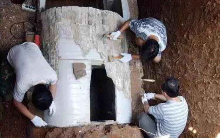 西安唐代陵墓「西安的唐朝古墓挖出隋朝将军考古专家墓中侍女让人着迷」