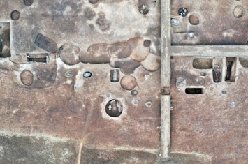 山东烟台发现大型瓮棺葬墓群