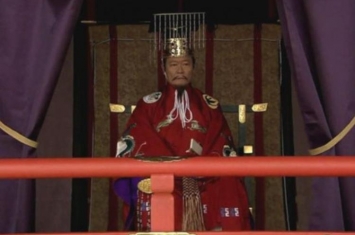 日本天皇相当于皇上吗「中华的君主称皇帝为啥日本偏偏叫天皇天皇和皇帝有啥区别」