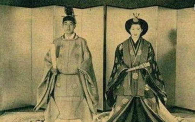 日本天皇相当于皇上吗「中华的君主称皇帝为啥日本偏偏叫天皇天皇和皇帝有啥区别」