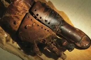 世界上最古老的假肢，它们是木乃伊的假肢（完整的死去）