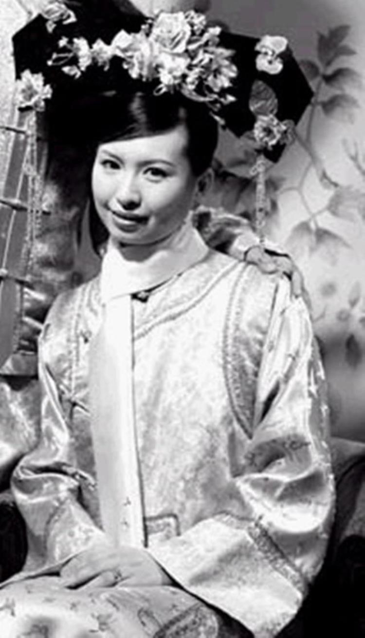 清朝的妃子为什么那么丑「清朝皇帝王爷的妃子为何都长得丑祖上一条规矩太大不敢不遵守」