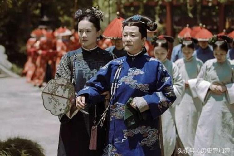 为什么妃子走路要人扶「清朝皇帝后妃走路的时候为什么都要有人扶着不扶的话走得动嘛」