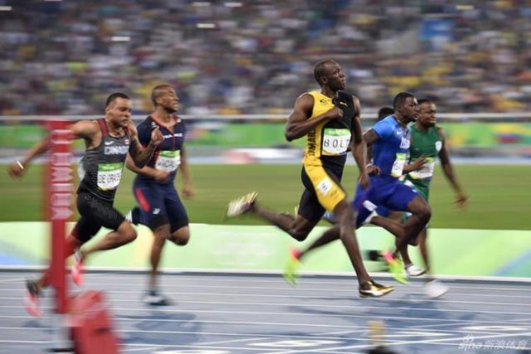 金牌帽子戏法世界上跑的最快的男人还是他但12岁时输给了妈妈