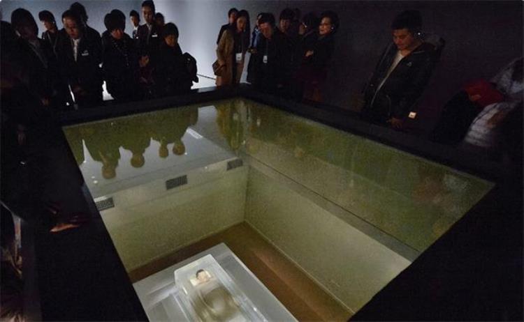 博物馆的千年女尸「周总理批示妥善保护千年女尸在博物馆存放20年究竟是何来历」
