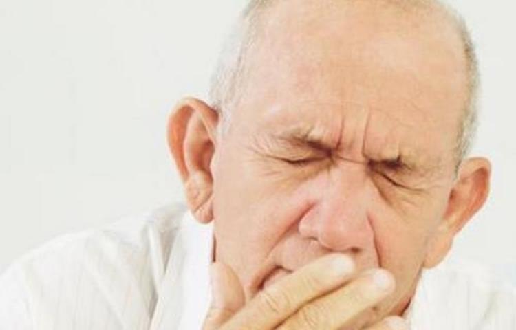 咳出白痰或黄痰有什么不同的原因平时该如何缓解