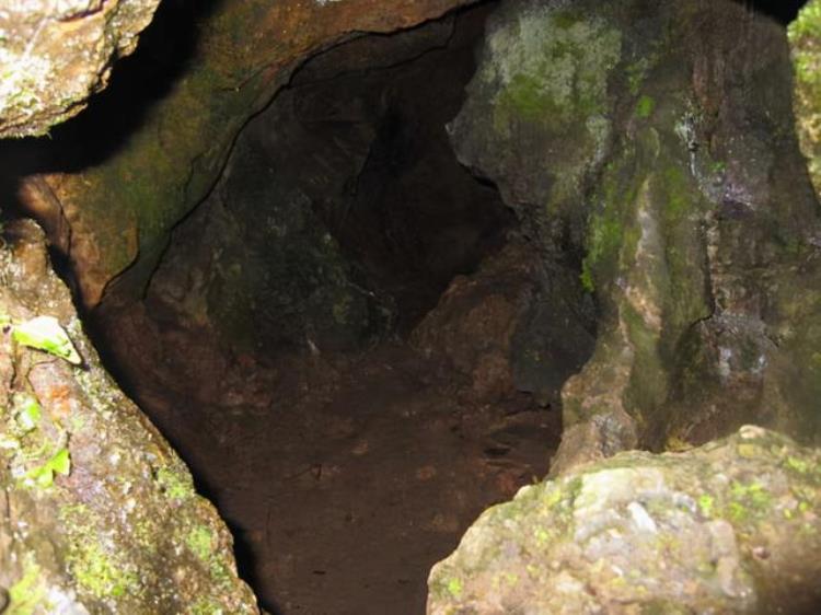天门山山洞里面的神秘传说,传说天门山神秘洞穴