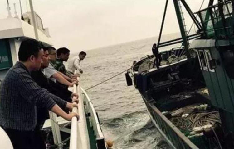 2010年33人出海钓鱿22人遇难仅回来11人他们经历了什么