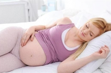 孕期应该怎么躺为什么,「家家月嫂」孕期有种折磨叫