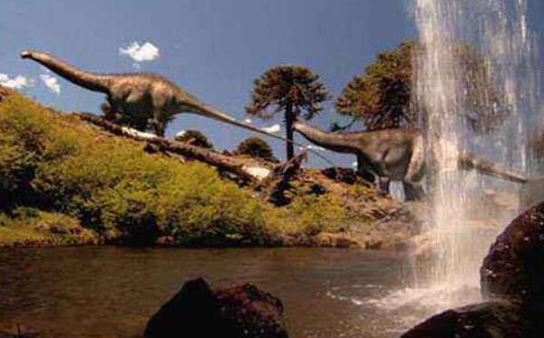 北方龙：辽宁巨型食草恐龙（长12米/距今8300万年前）