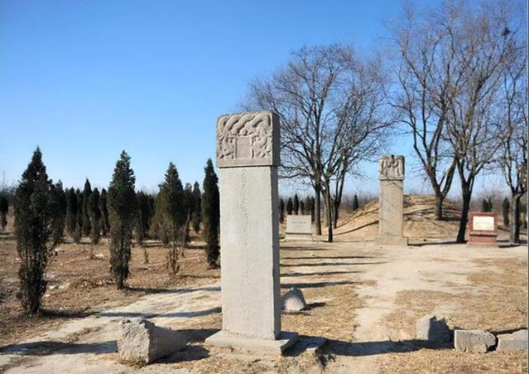 纪晓岚墓碑在哪里,祖坟的碑文