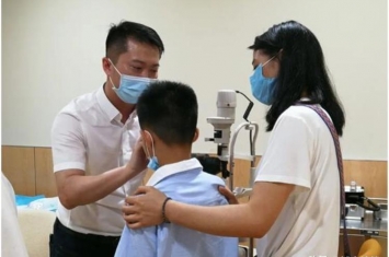 重庆爱尔儿童眼科医生提醒玩具枪威力大容易误伤眼睛