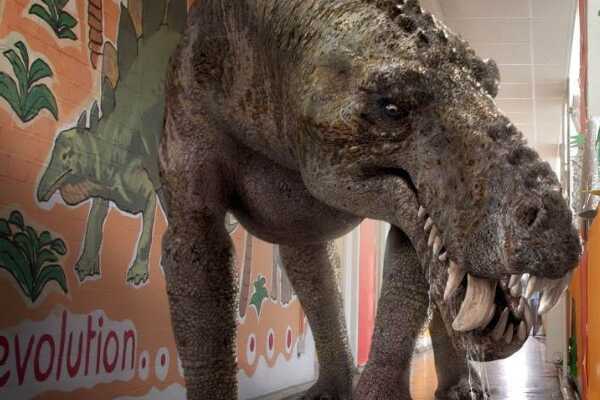 巨腿龙:印度超巨型恐龙(长18米/长有硕大腿骨)