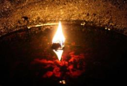 燃烧时间最长的蜡烛:秦始皇陵内的长明灯(由鱼油制成)