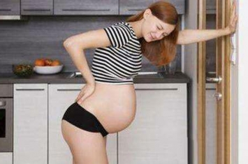 孕期吃多了为什么后背疼,为什么孕妇在孕晚期时常常感腰背疼