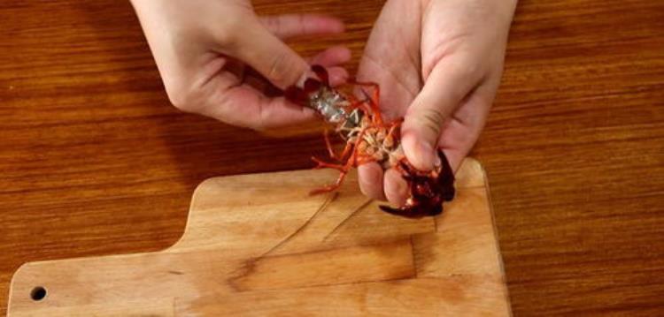 小龙虾刺伤手会感染,小龙虾夹破手感染的症状