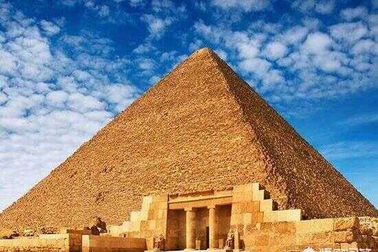 金字塔的巨石是怎样堆砌起来的(金字塔巨石是怎么堆砌而成的)