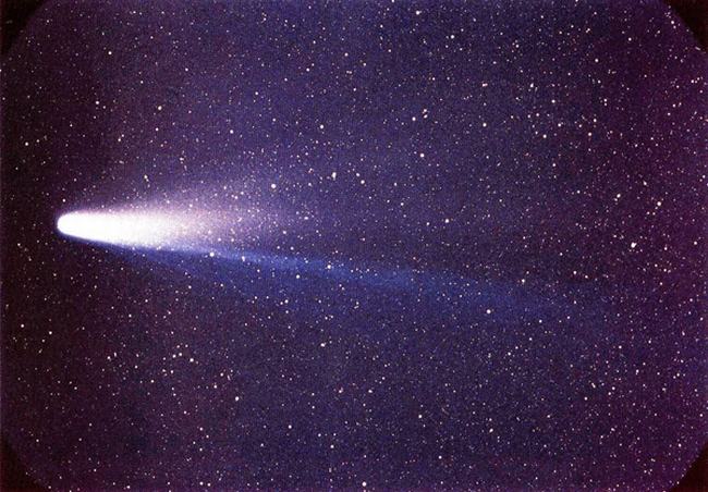 彗星属于什么星?彗星为什么被叫做扫帚星(彗尾像扫帚)
