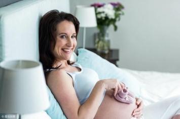 孕期为什么要吃黑豆汤呢,怀孕三个月的孕妇能喝红豆汤吗